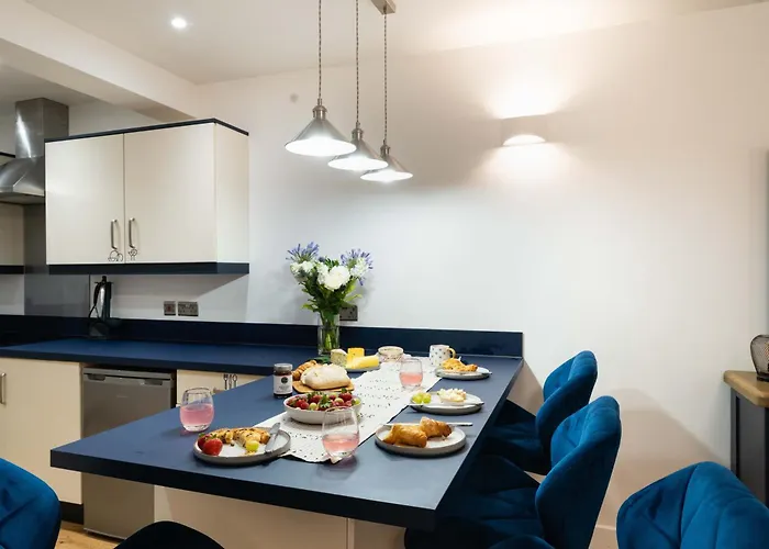 Διαμέρισμα Spacious Modern 2-bed Parking & Wi-fi & 65