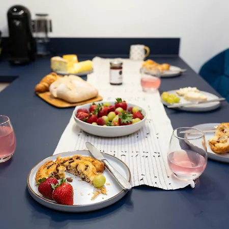 아파트 Spacious Modern 2-bed Parking & Wi-fi & 65