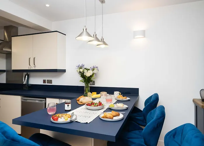 Appartement Spacious Modern 2-bed Parking & Wi-fi & 65